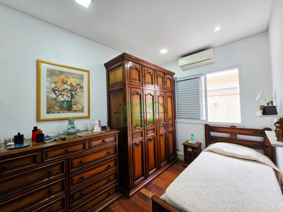 Casa Térrea Reformada na City Lapa, 4 Suítes, 6 Vagas, Piscina e Churrasqueira