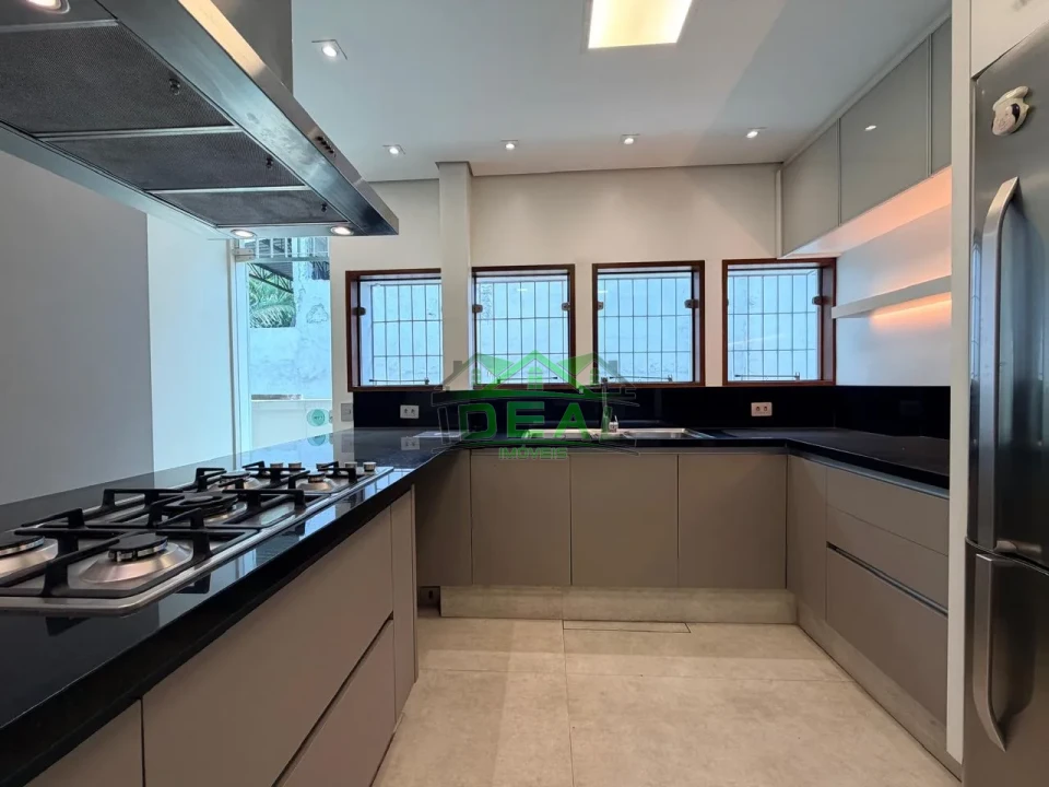 Imagens do imóveis Linda Casa de Arquiteto para Venda no Alto da Lapa, Espaço Gourmet e Piscina