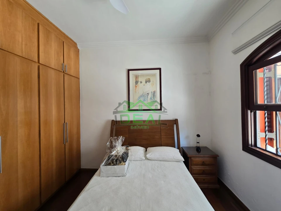 Casa Térrea para Venda no Alto de Pinheiros, 4 Dorms, 2 Suítes e 6 Vagas
