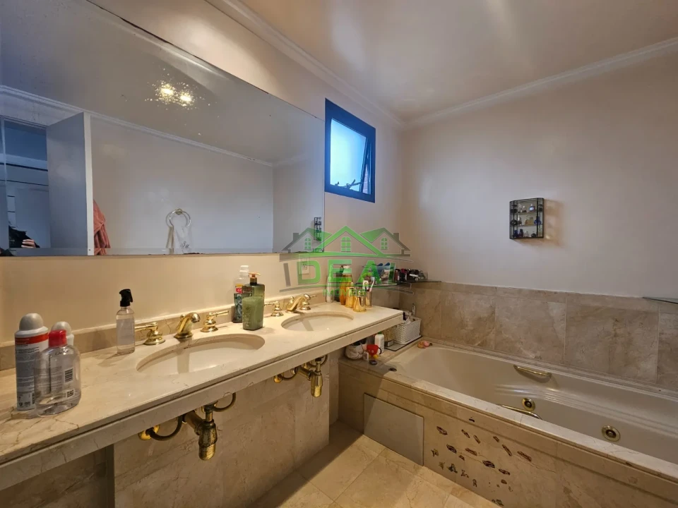 Apartamento de Alto Padrão  | 247m², 4 Suítes, 4 Vagas