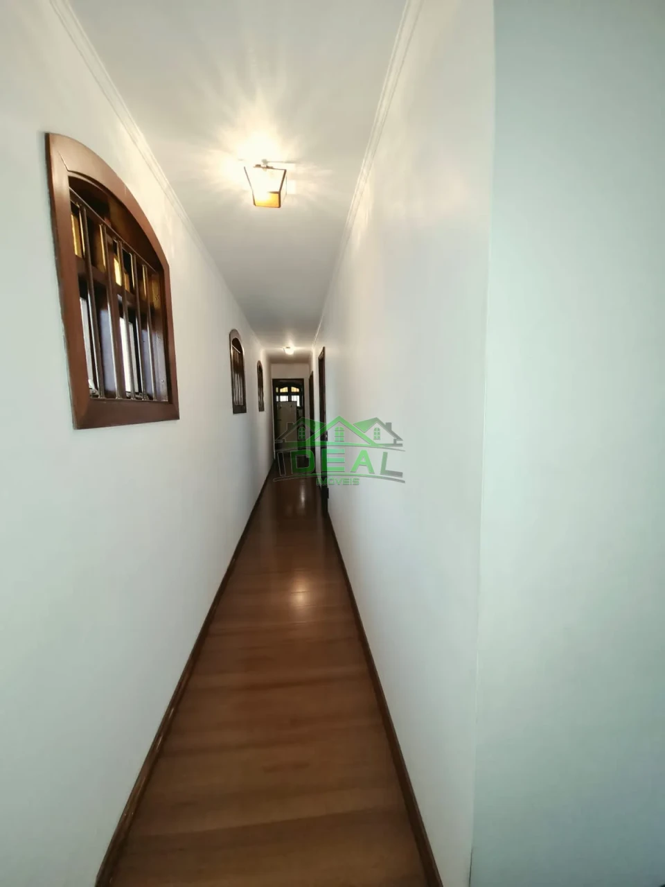 Casa Térrea para Locação com Dormitórios virando para piscina.