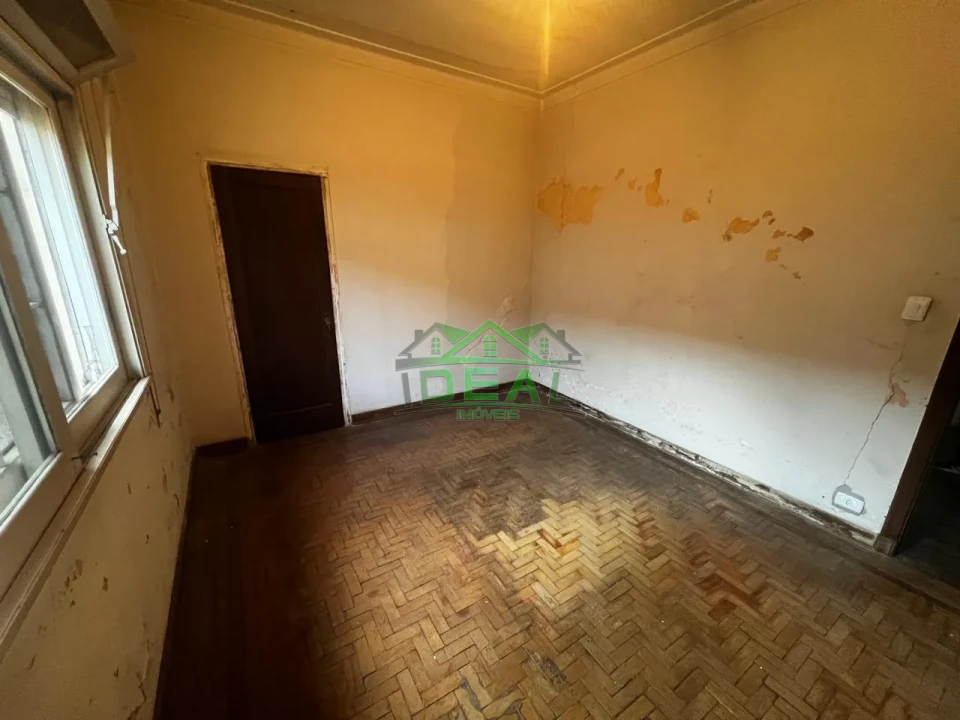 Casa Térrea à Venda para Reforma em Localização Privilegiada | 650 m²