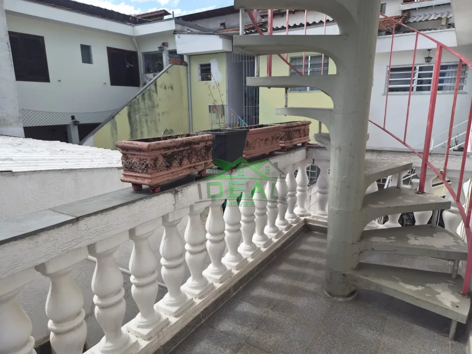 Casa Térrea a Venda- 4 Dormitórios sendo 1 suíte-2 vagas de garagem