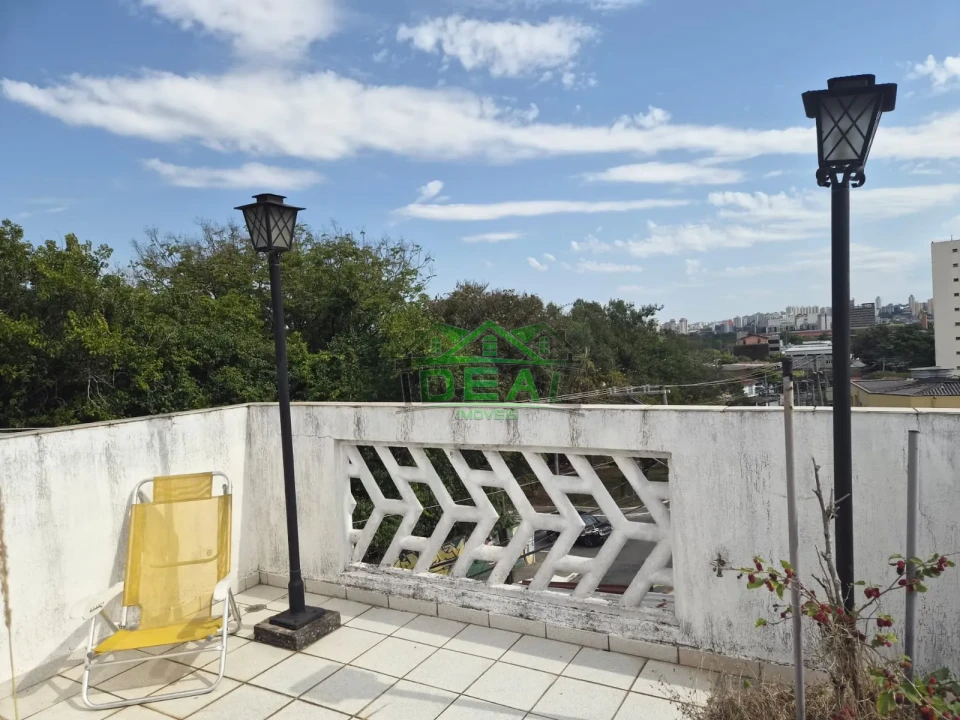 Casa Térrea a Venda- 4 Dormitórios sendo 1 suíte-2 vagas de garagem