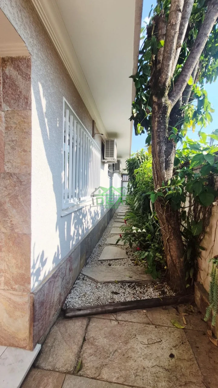 Imagens do imóveis Linda Casa com 4 suítes,6 vagas de garagem . Lazer completo