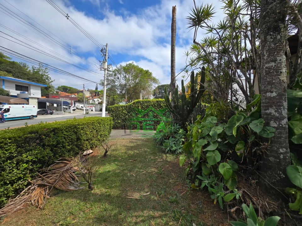 Casa Térrea disponível para Venda, com possibilidade de uso comercial ou residencial, localizada na Lapa.