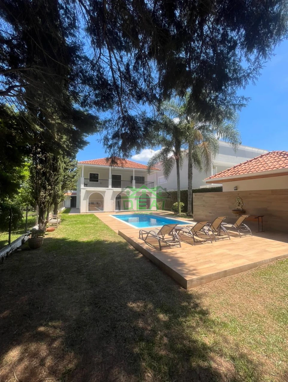 Casa de Condomínio para comprar 450m², 3 suítes, 6 vagas e 5 banheiros