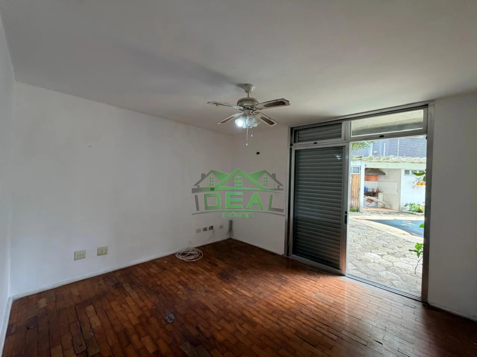 Casa para Venda no Alto de Pinheiros, 5 Dorms sendo 2 Suítes, 6 Vagas e Piscina