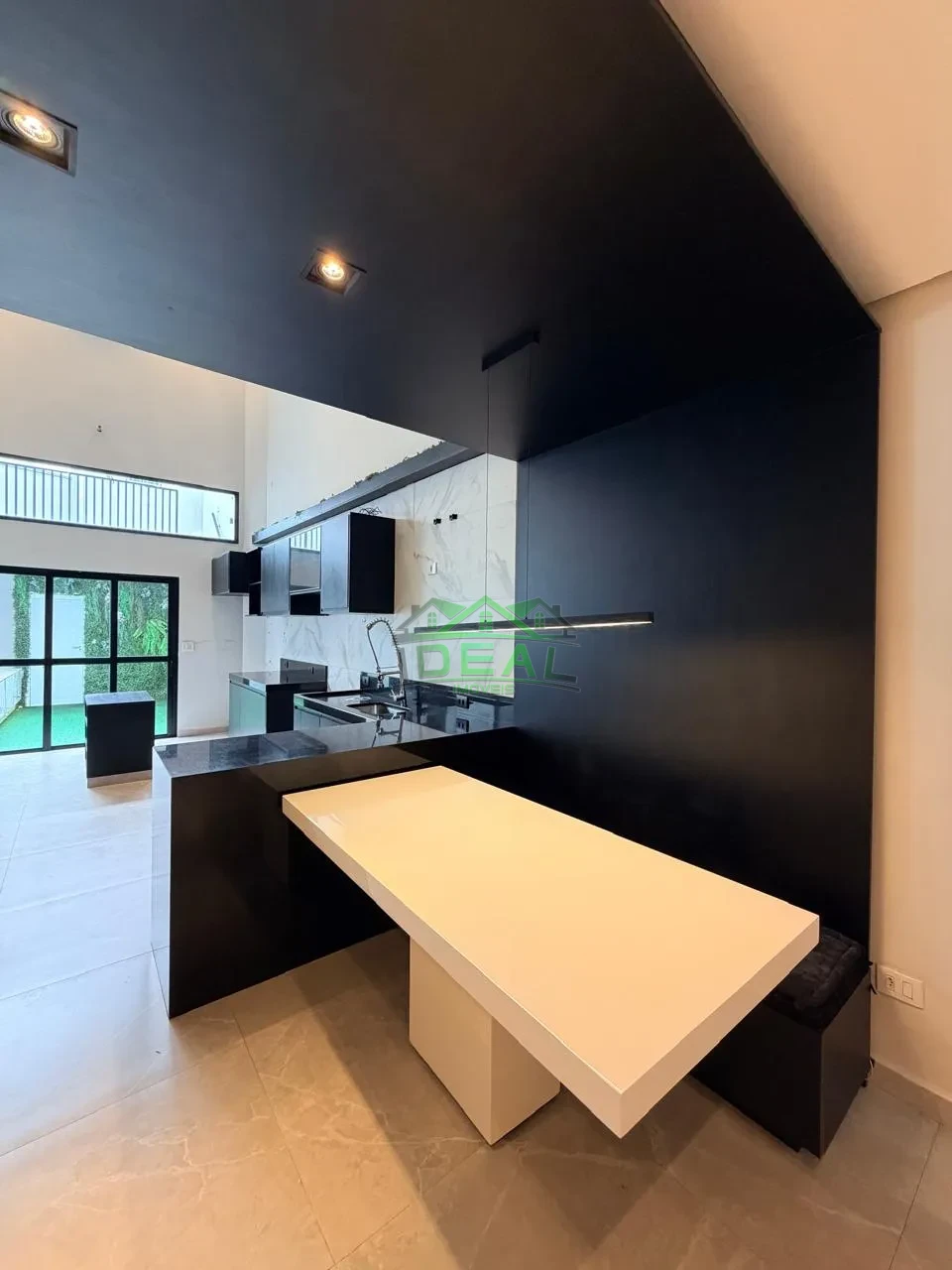 Sobrado Triplex com Pé-Direito Alto, Escritório e Terraço Gourmet no Alto da Lapa