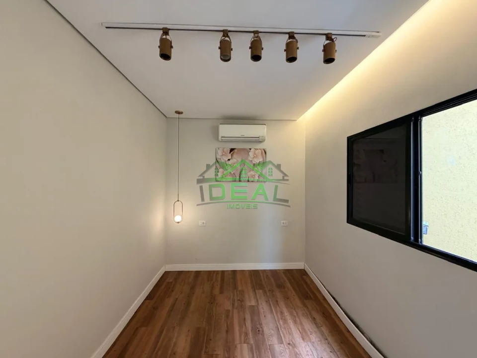 Sobrado Triplex com Pé-Direito Alto, Escritório e Terraço Gourmet no Alto da Lapa