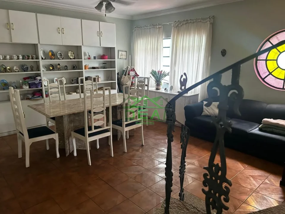 Sobrado  a venda  no Alto da Lapa, 3 dormitórios sendo 3 suítes, 4 vagas, 236 m