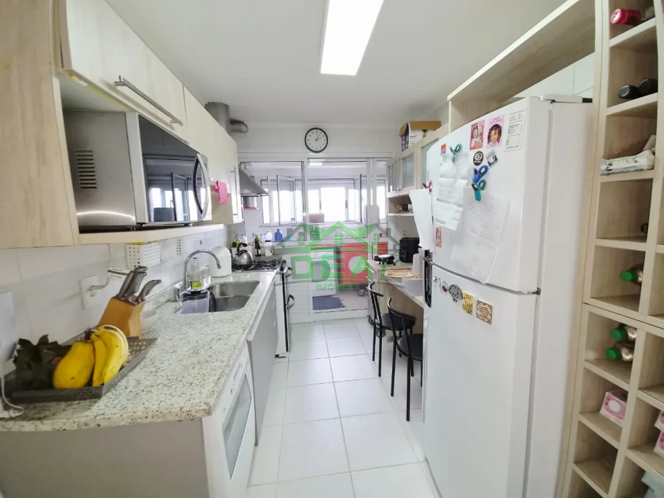 Apartamento a venda com 3 dormitórios , sendo 2 suítes, 3 vagas