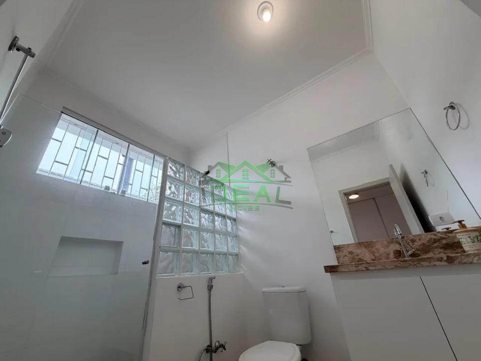 Imagens do imóveis Casa Térrea para Locação no Alto da Lapa, Rua Tranquila e Arborizada