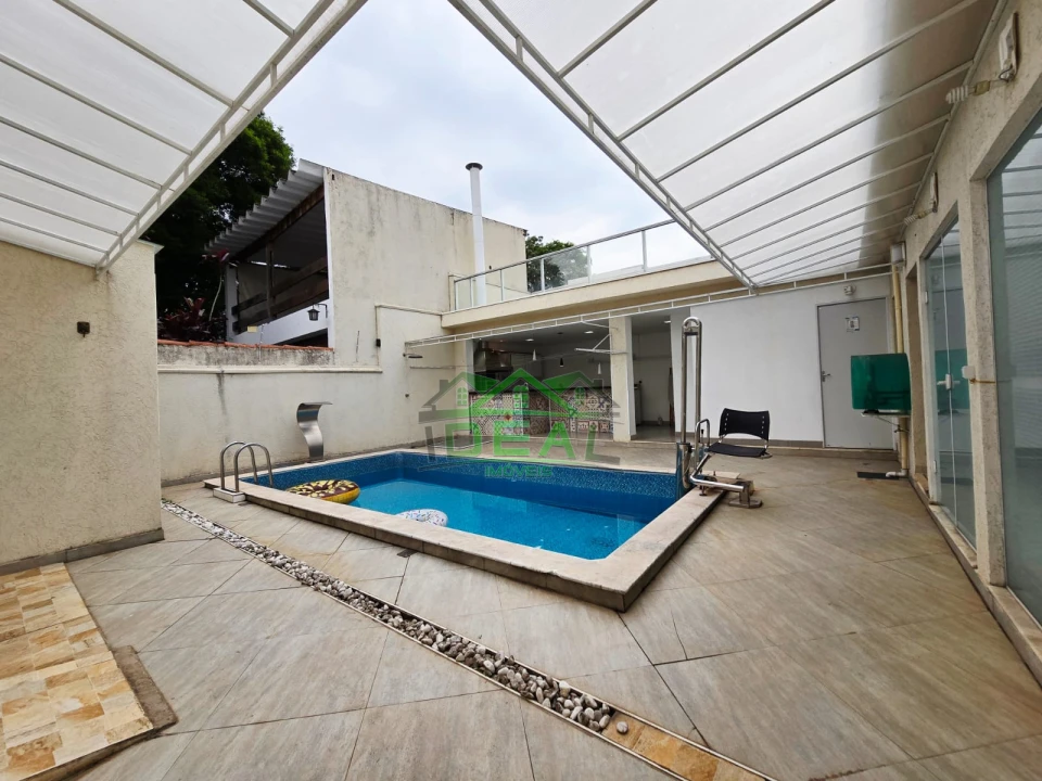 Casa Térrea Reformada na City Lapa, 4 Suítes, 6 Vagas, Piscina e Churrasqueira