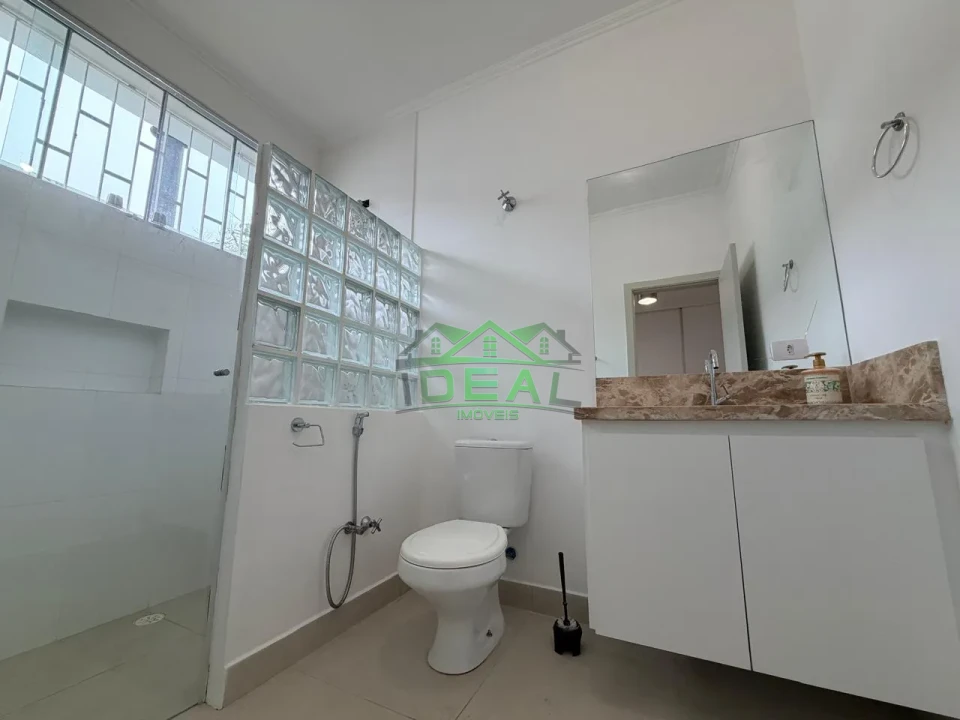 Imagens do imóveis Casa Térrea para Locação no Alto da Lapa, Rua Tranquila e Arborizada