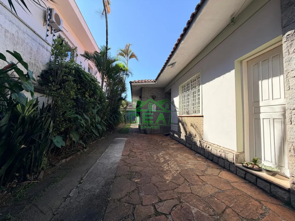 Casa Térrea para Venda no Alto da Lapa, Muito Quintal!