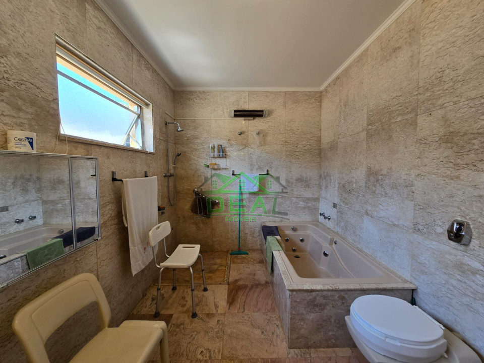 Casa à venda no Alto da Lapa, com possibilidade de uso residencial e comercial