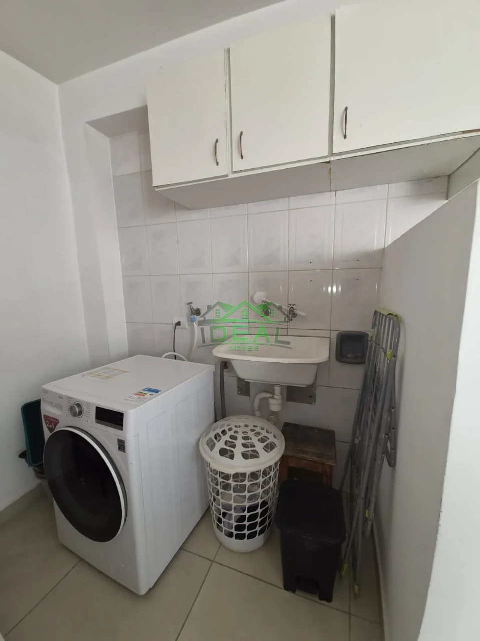 Casa Térrea a Venda- 4 Dormitórios sendo 1 suíte-2 vagas de garagem