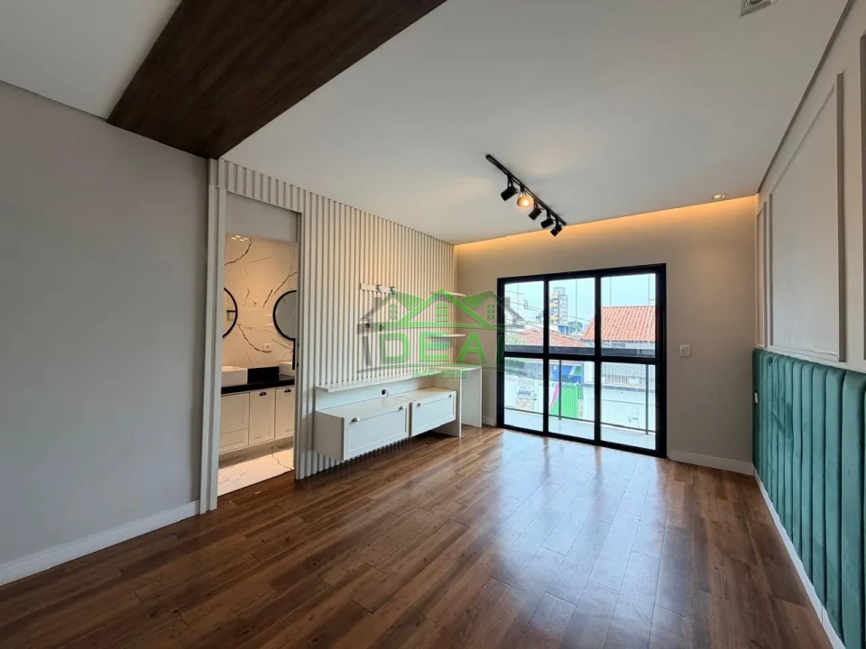 Sobrado Triplex com Pé-Direito Alto, Escritório e Terraço Gourmet no Alto da Lapa