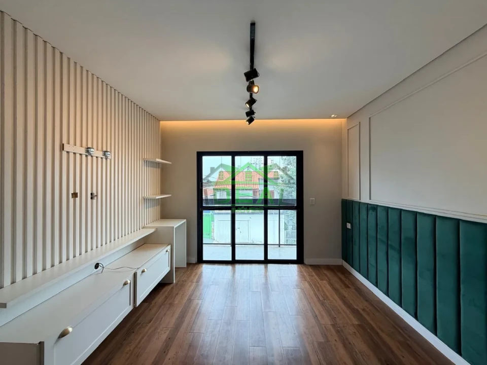 Sobrado Triplex com Pé-Direito Alto, Escritório e Terraço Gourmet no Alto da Lapa