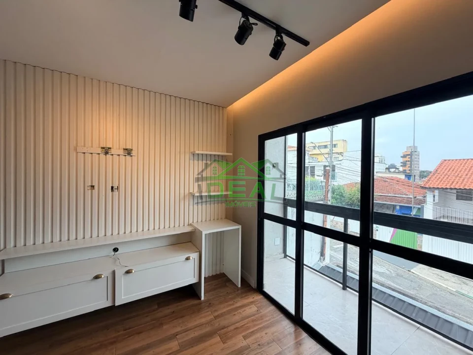 Sobrado Triplex com Pé-Direito Alto, Escritório e Terraço Gourmet no Alto da Lapa