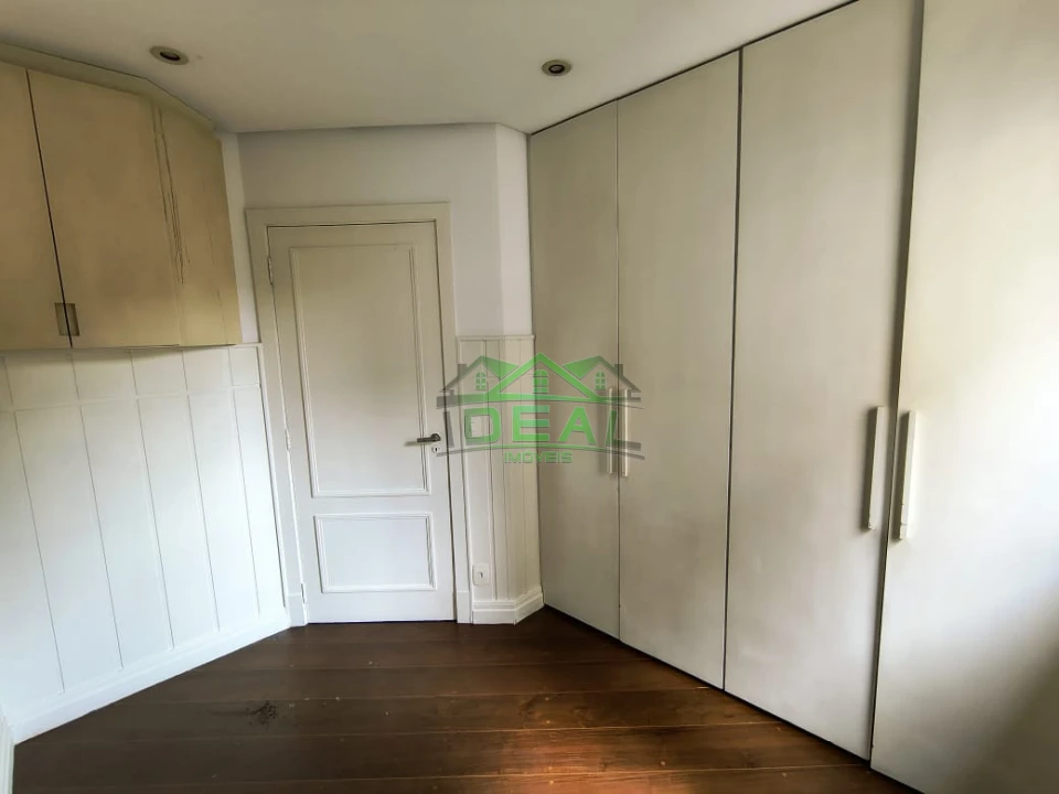 Apartamento a venda. Excelente localização. 3 Dormitórios sendo 1 suíte, 2 vagas