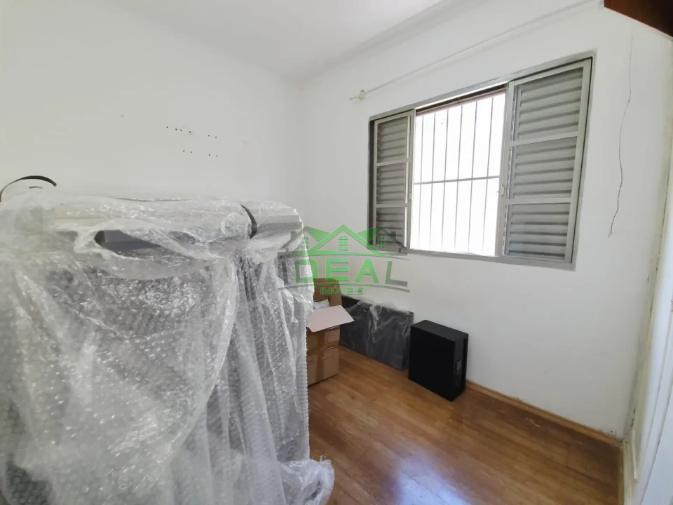 Sobrado a venda , 3 dormitórios sendo 1 suíte com varanda, 2 vagas de garagem
