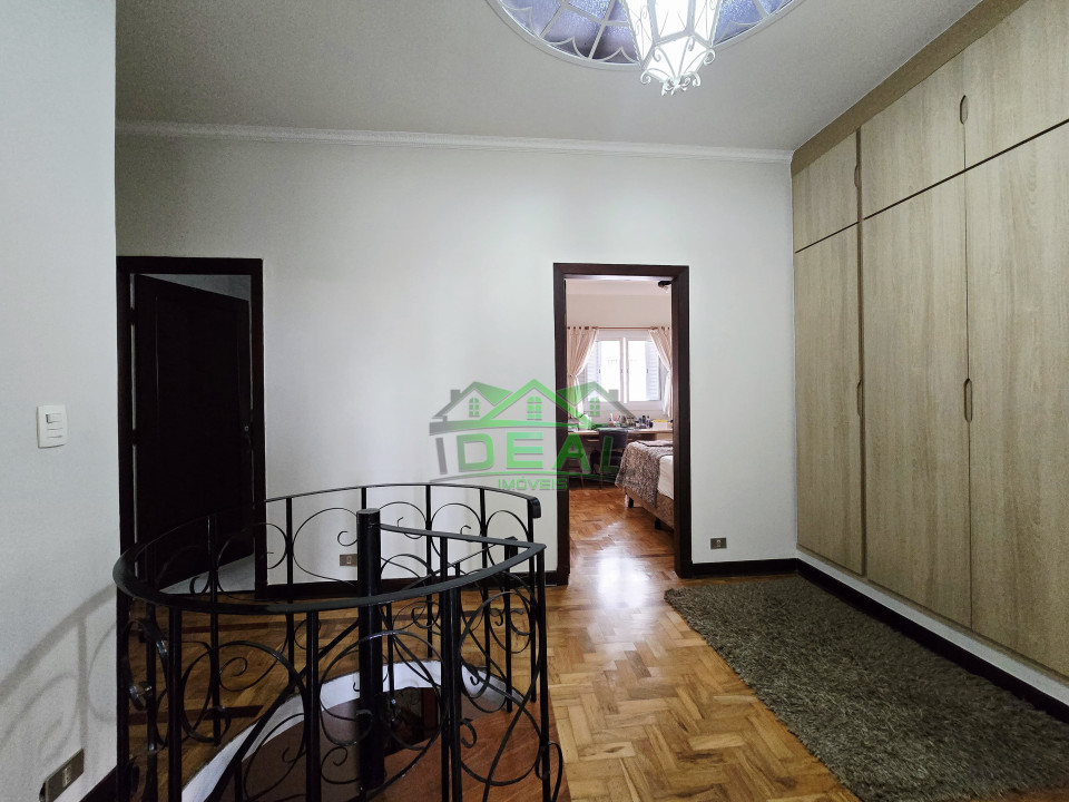 Imagens do imóveis Casa Térrea para Venda na Lapa, 4 dorm(s), 2 suite(s), 7 vaga(s), 500 m²AC e 710AT