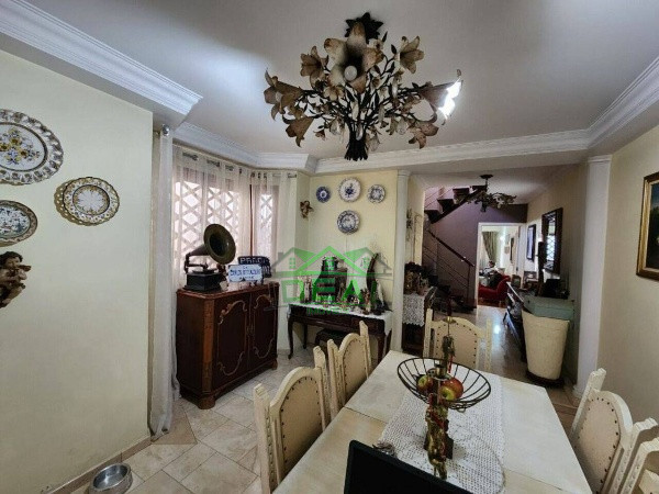 Venda Casa no Sumaré, 2 dorm, 2 suítes, 2 vagas, 160m²