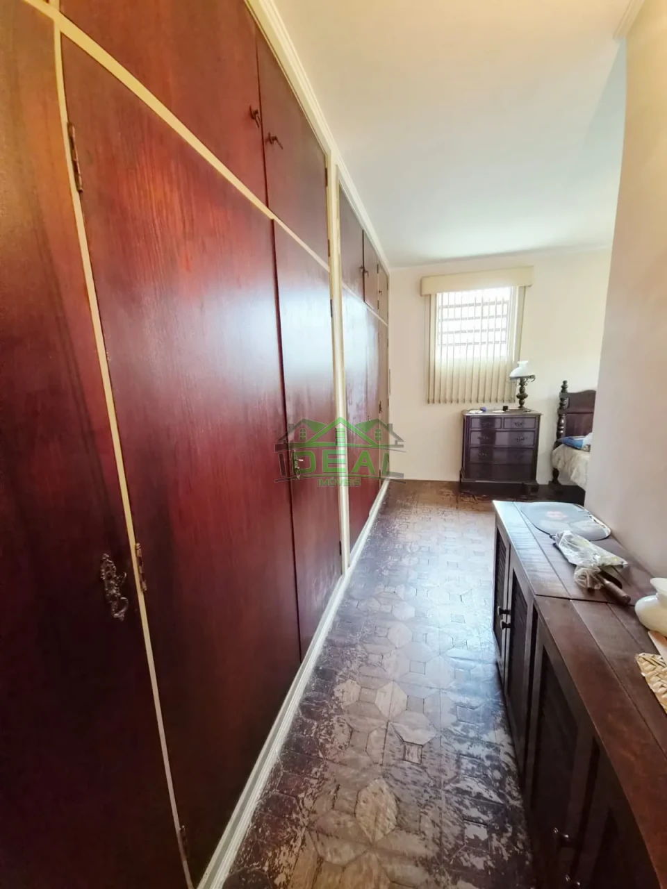 Imagens do imóveis Excelente Imóvel, com 3 dormitórios, 6 vagas de garagem