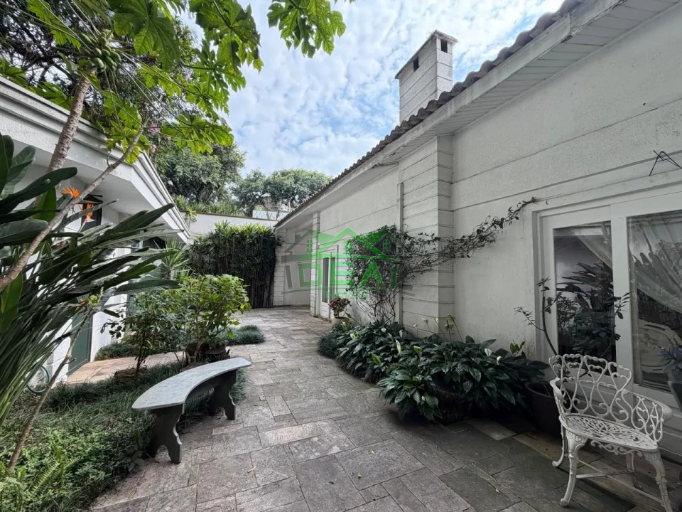 Imagens do imóveis Incomparavel Casa na Vila Madalena, 5 Suítes, 4 Vagas, Quintal e Churrasqueira