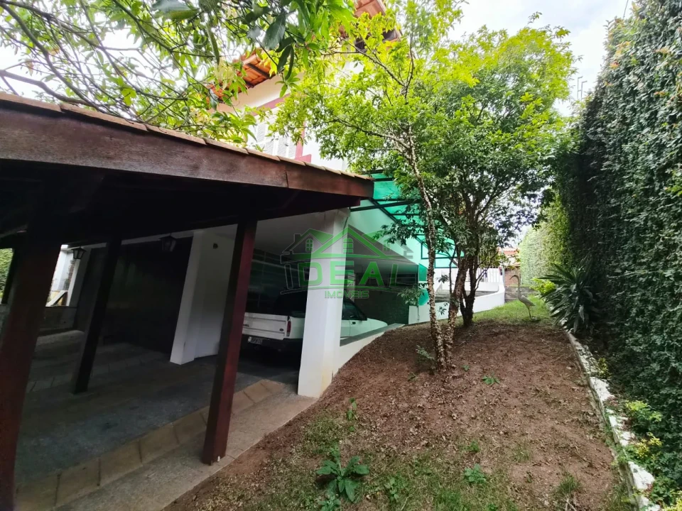 Imagens do imóveis Excelente Imóvel, com 3 dormitórios, 6 vagas de garagem