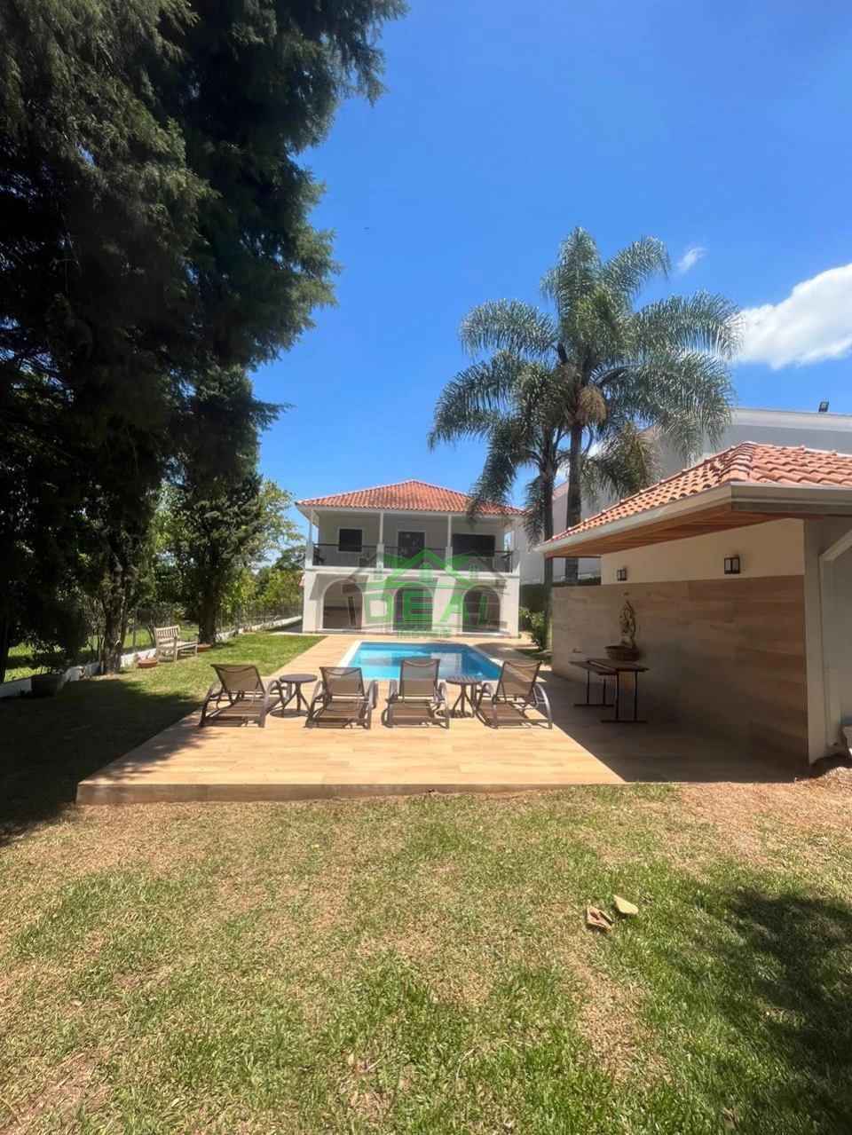 Casa de Condomínio para comprar 450m², 3 suítes, 6 vagas e 5 banheiros