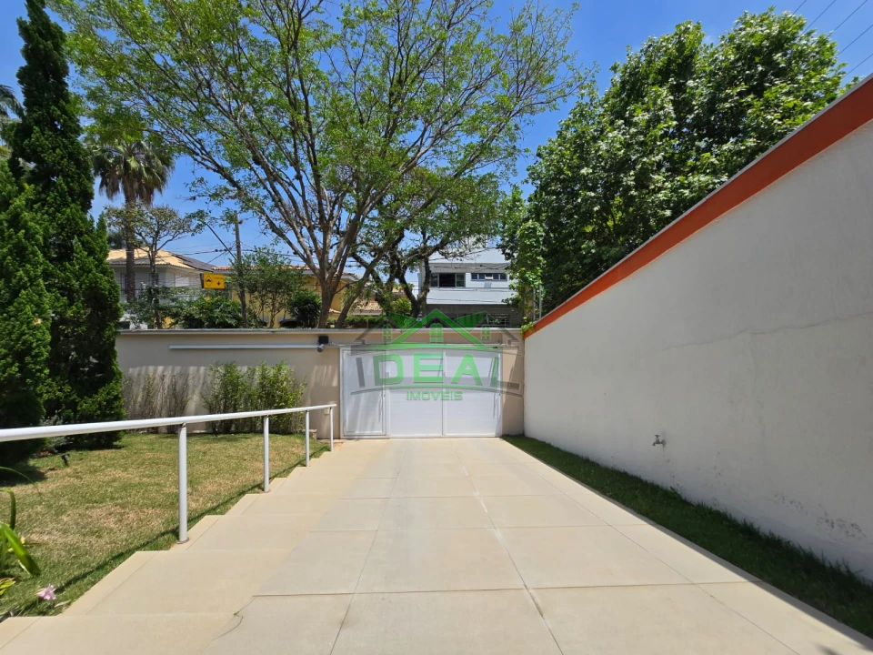 Casa Térrea para Venda no Alto de Pinheiros, 4 Dorms, 2 Suítes e 6 Vagas
