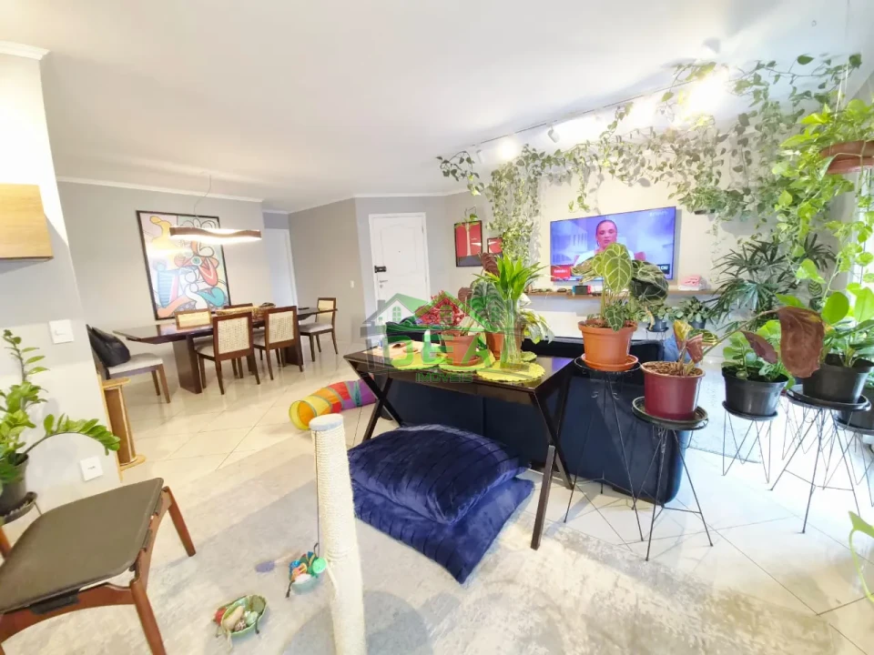 Apartamento a venda com 3 dormitórios , sendo 2 suítes, 3 vagas