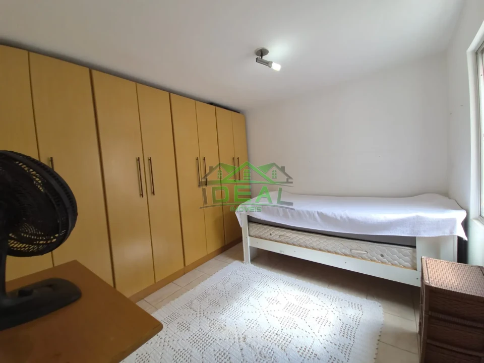 Casa Térrea a Venda- 4 Dormitórios sendo 1 suíte-2 vagas de garagem