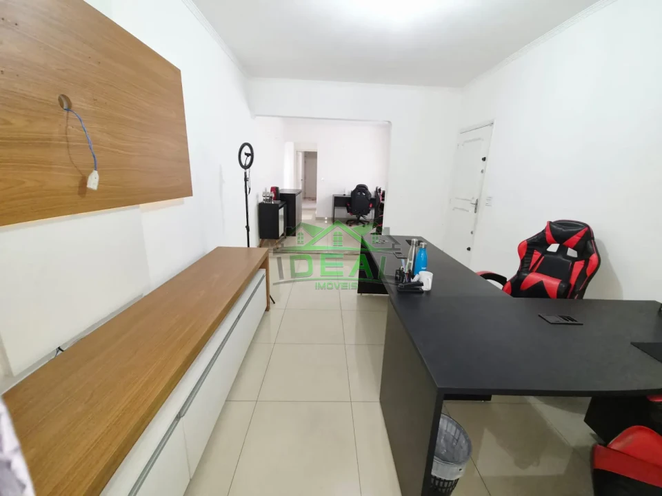 Sobrado a venda , 3 dormitórios sendo 1 suíte com varanda, 2 vagas de garagem
