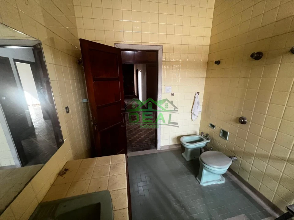 Casa Térrea à Venda para Reforma em Localização Privilegiada | 650 m²