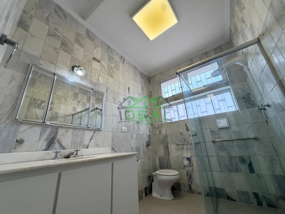Imagens do imóveis Casa Térrea para Locação no Alto da Lapa, Rua Tranquila e Arborizada