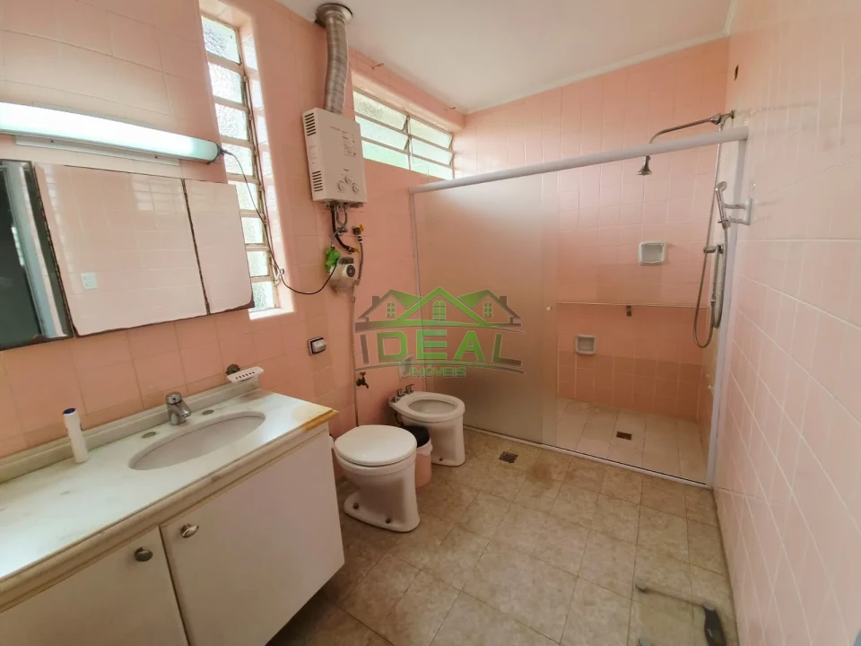 Imagens do imóveis Excelente Imóvel, com 3 dormitórios, 6 vagas de garagem
