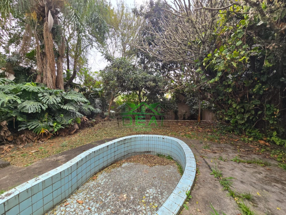 Casa Térrea disponível para Venda, com possibilidade de uso comercial ou residencial, localizada na Lapa.