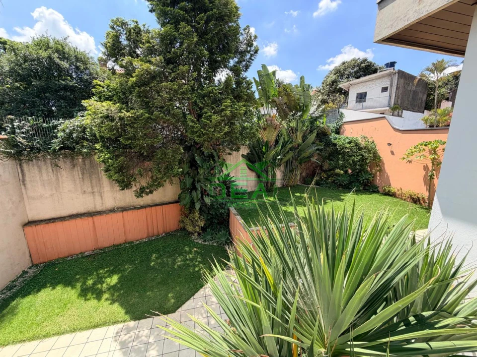 Imagens do imóveis Espaçoso Sobrado para Venda no Alto da Lapa, 4 suítes, 6 Banheiros e 6 Vagas