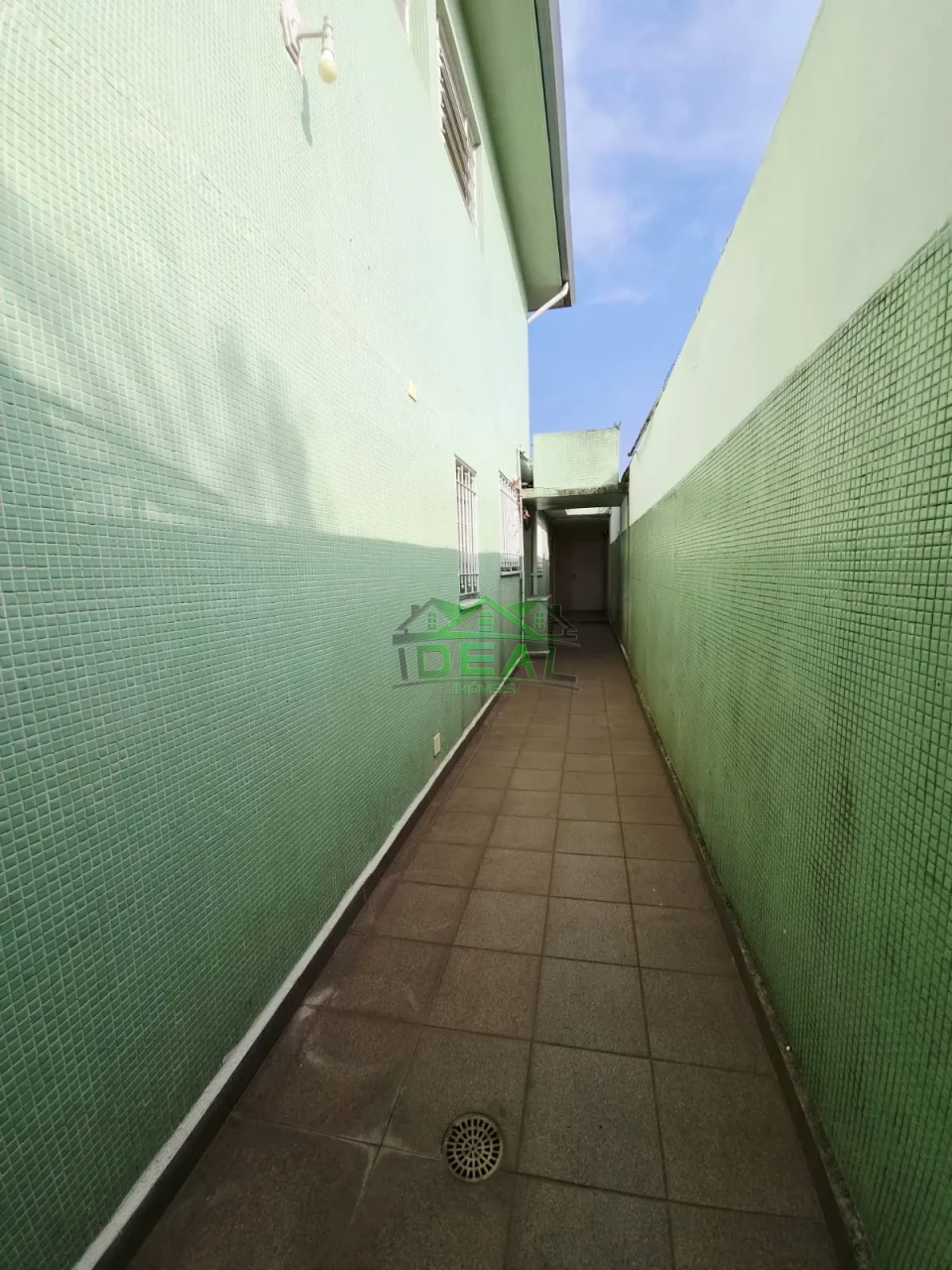 Imagens do imóveis Casa para locação, com 3 dormitórios, 2 vagas, Próximo ao MC DONALDS , na Cerro Corá