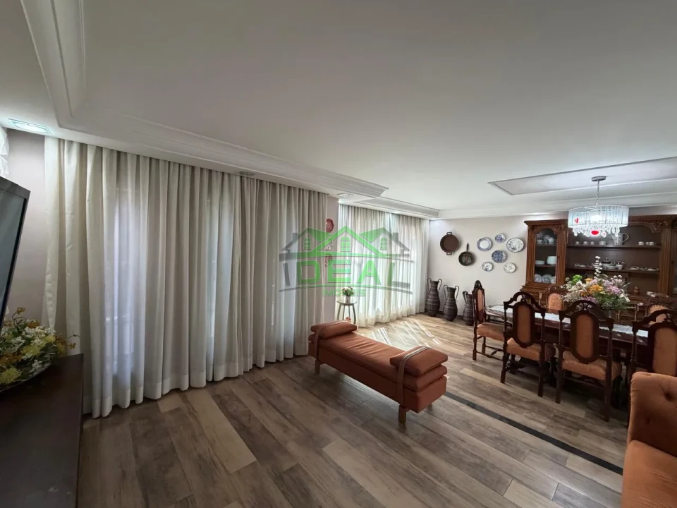 Imagens do imóveis 2 Casas para Venda na Lapa, 500m² terreno, 12 Frente