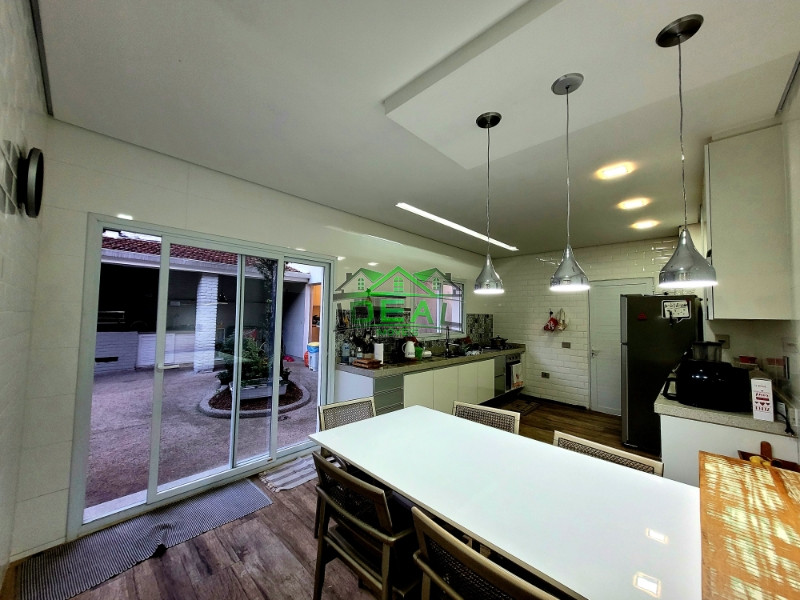 Sobrado para Venda no Alto da Lapa, 4 dorm(s), 2 suite(s), 4 vaga(s), 463 m², Reformada!