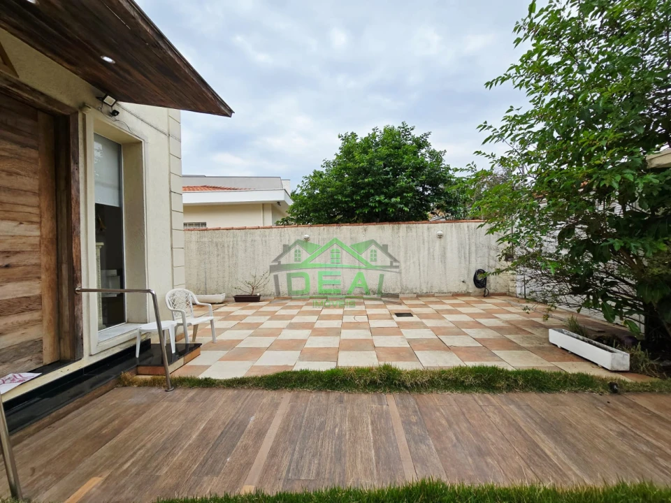 Casa Térrea Reformada na City Lapa, 4 Suítes, 6 Vagas, Piscina e Churrasqueira