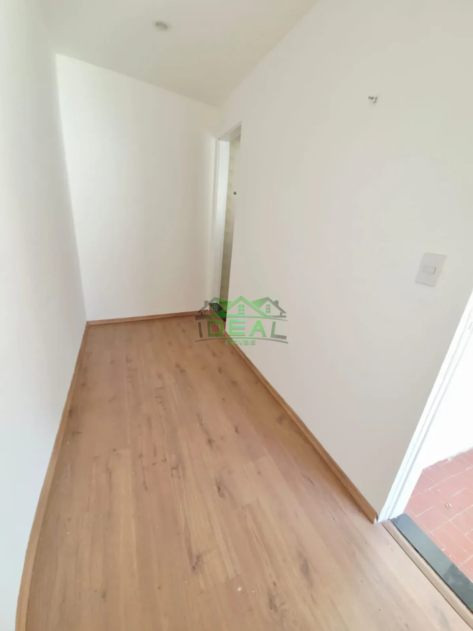 Sobrado para Venda ou Locação-5 dormitórios sendo 3 suítes, 5 vagas de garagem.