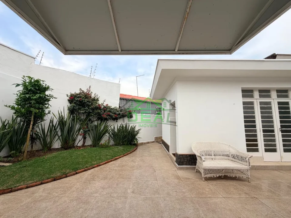 Imagens do imóveis Casa Térrea para Locação no Alto da Lapa, Rua Tranquila e Arborizada