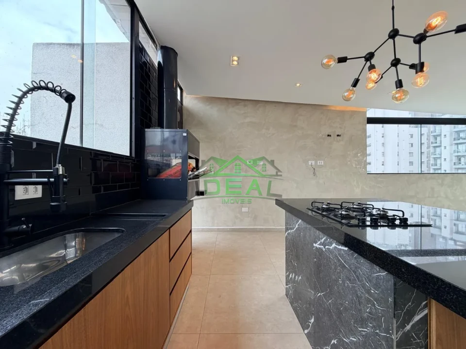 Sobrado Triplex com Pé-Direito Alto, Escritório e Terraço Gourmet no Alto da Lapa
