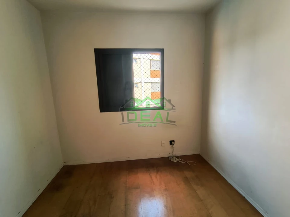 Apartamento a venda, Excelente Localização, 3 Dormitórios sendo 1 suíte, 2 vagas de garagem